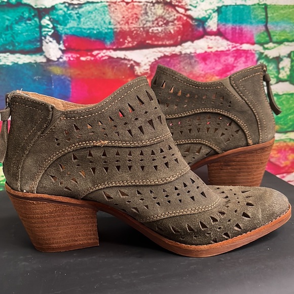 Sofft Ankle Bootie “Westwood II” - Picture 4 of 13